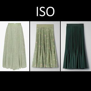 ISO: Aritzia Wilfred Twirl Skirts in Greens (XS)
